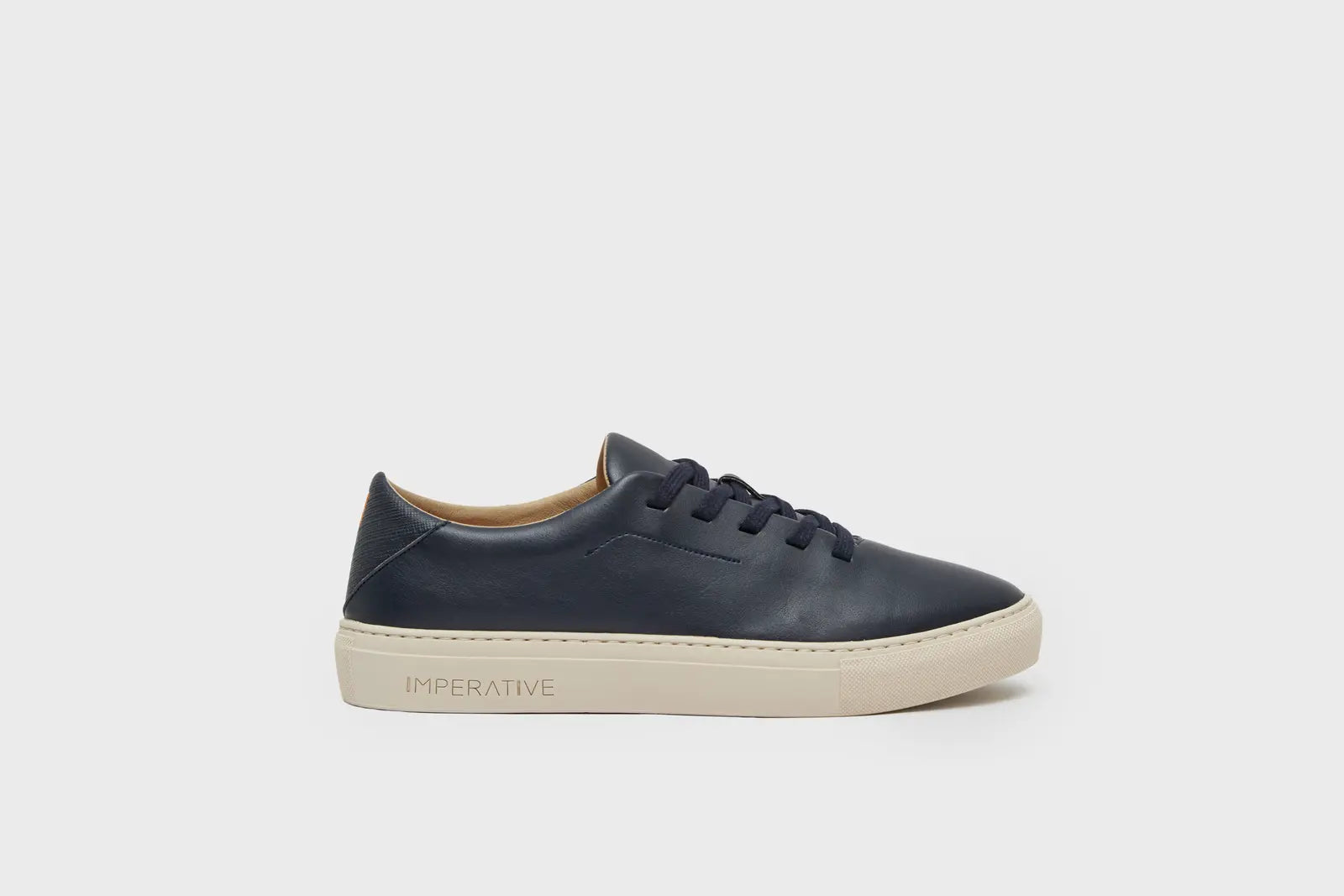 Vista lateral de las Bauhaus Navy blue