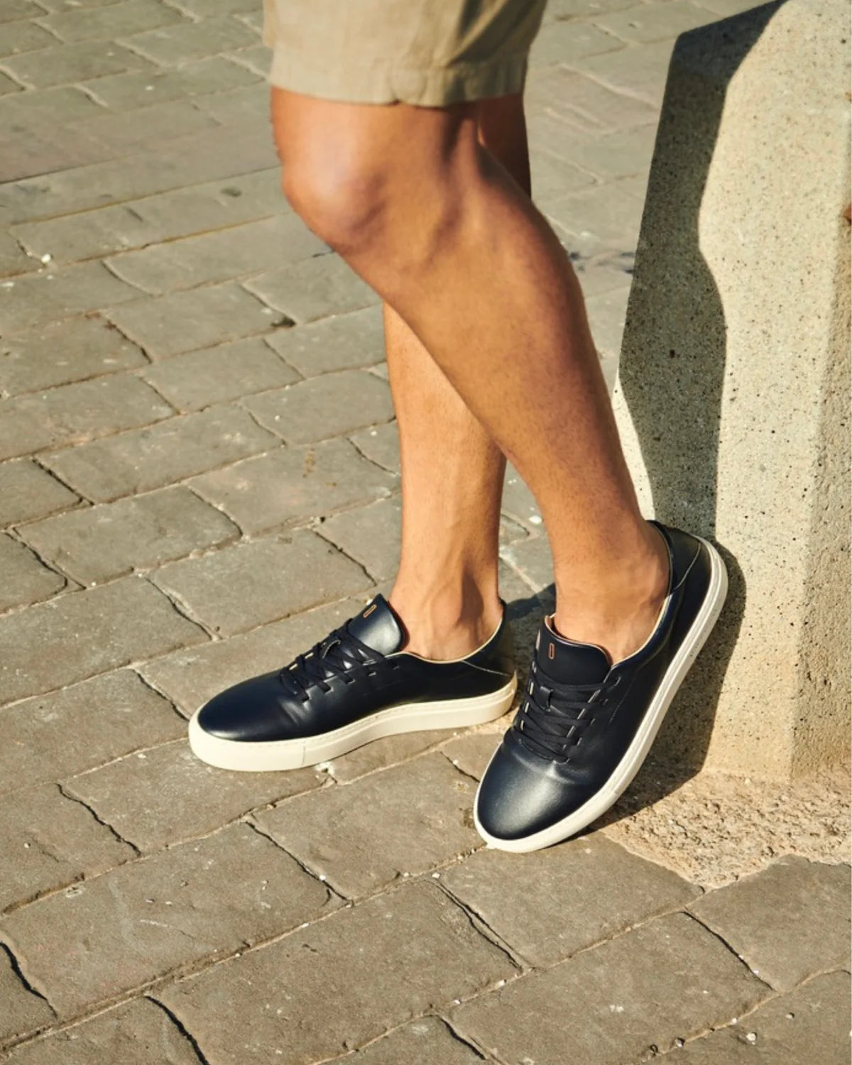 Bauhaus navy_blue en la calle